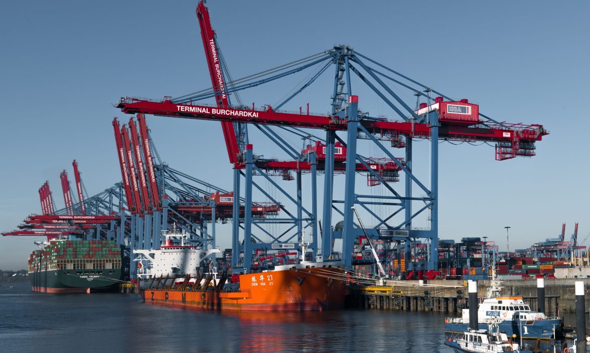 Apa Itu Freight Forwarder dan Apa Bedanya dengan Ekspedisi Biasa?